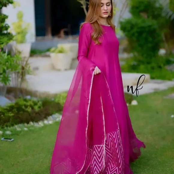 green emerald velvet dress Buy Online | Latest Unstitched & Stitched Printed Raw Silk Dress UE-320